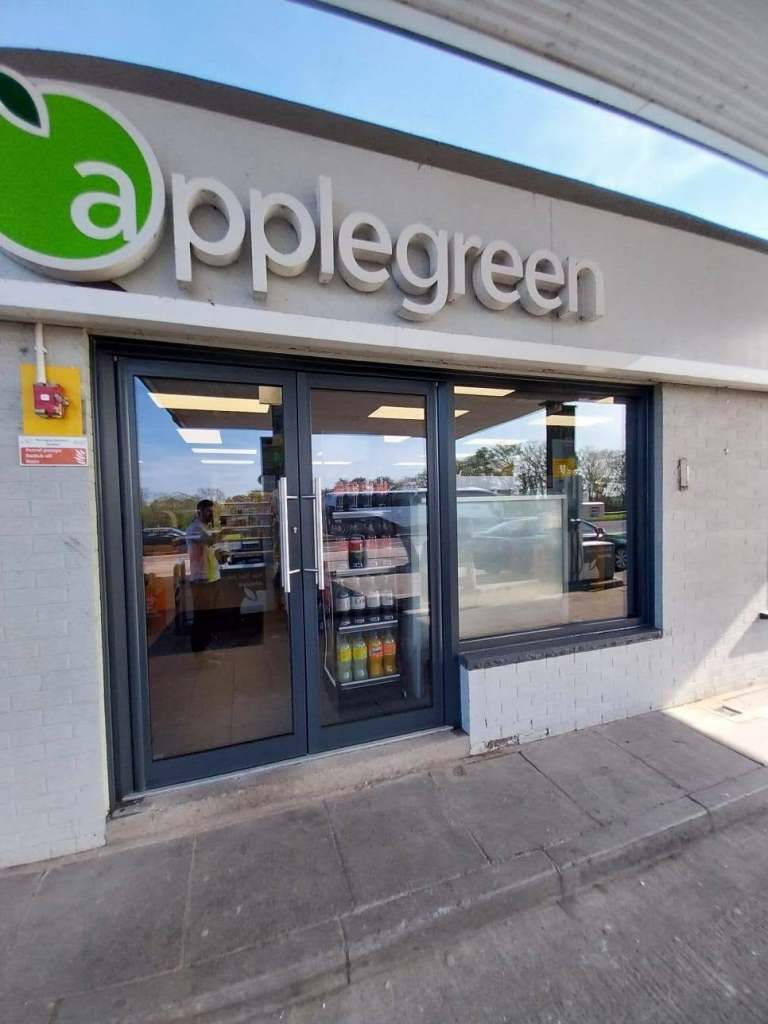 Applegreen, M1